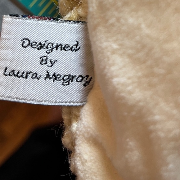 Snowflake Needle-Punched Pillow - Picture 3 of 4